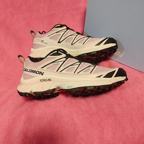 Salomon XT-6 Sneakers in Pink - Picture 1 of 5